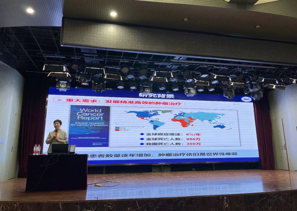 燕山大学高大威教授应邀来beat365官网作学术报告