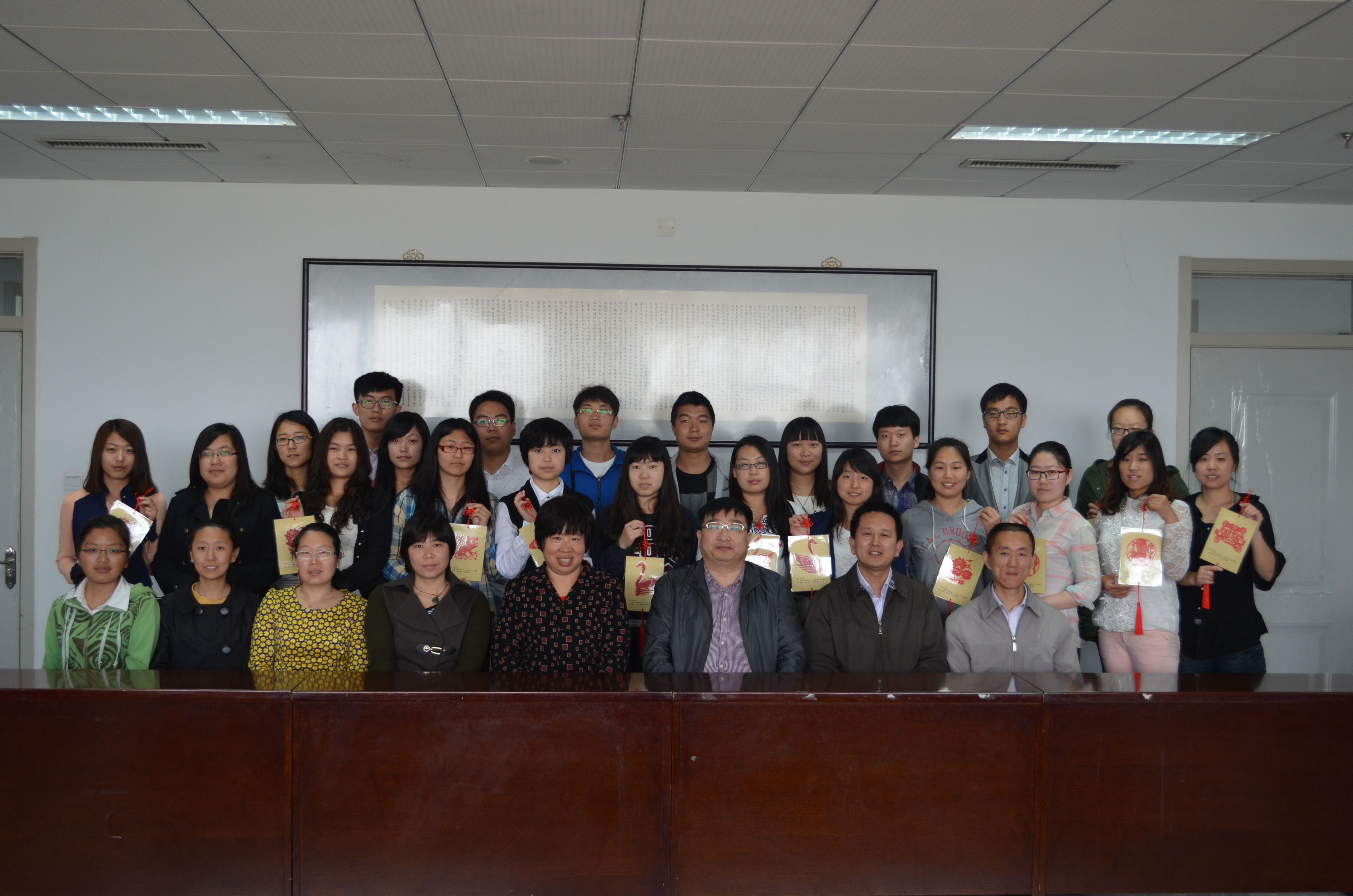 beat365官网举办汉语教师志愿者出国赴任欢送会