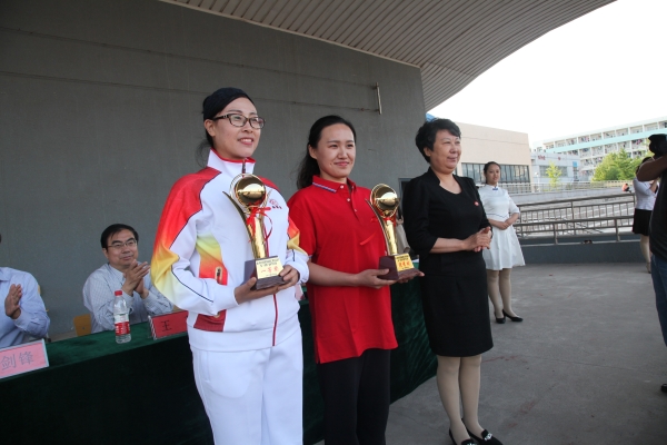 beat365官网举办第四届教职工健身运动节暨“八段锦”健身气功比赛