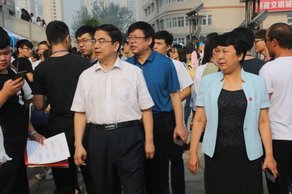 beat365官网圆满完成2017年迎新工作