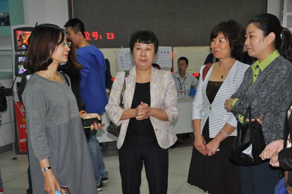 beat365官网成功举办2013年秋季毕业生大型专场招聘会