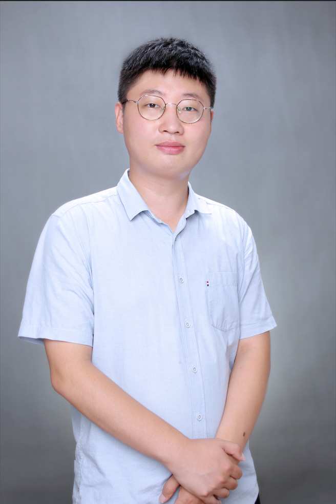 本科生辅导员：崔圣杰